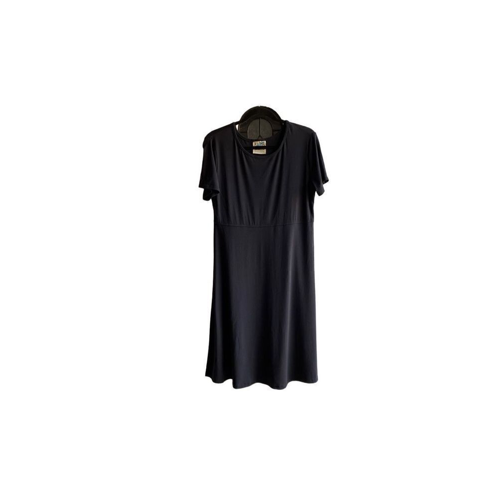 TravelSmith women’s vintage, black T-shirt, short sleeve, dress size medium